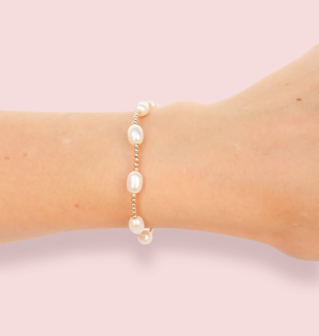 Dainty Ellie Pearl Bracelet