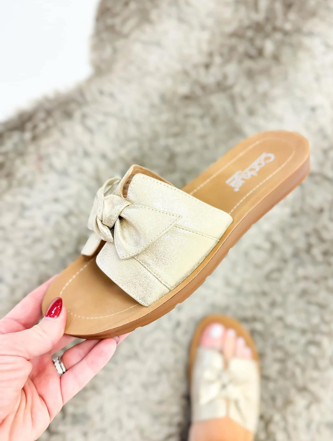 Rock The Bowt Gold Flats