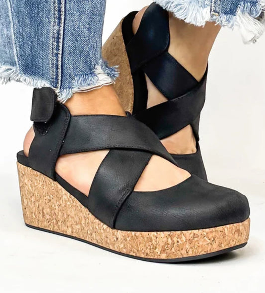 Case Closed Corky Wedges-Black