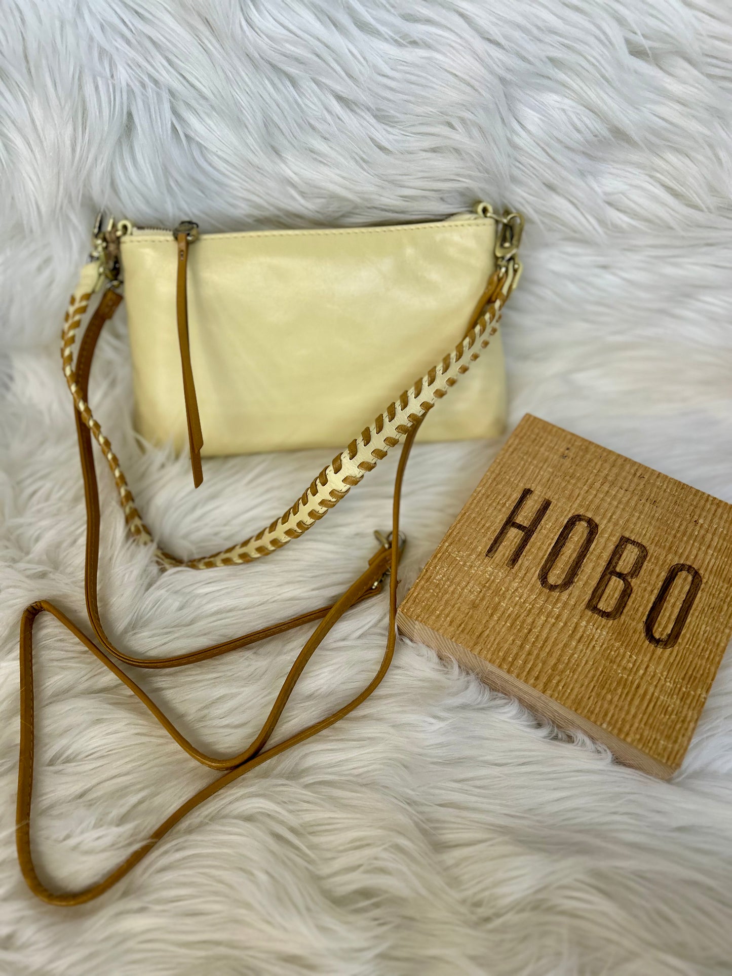 Darcy Crossbody Butter Yellow